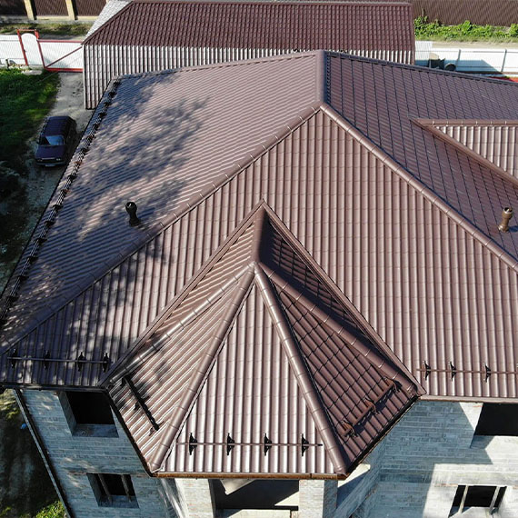 Монтаж сложной крыши и кровли в Нестерове и Калининградской области